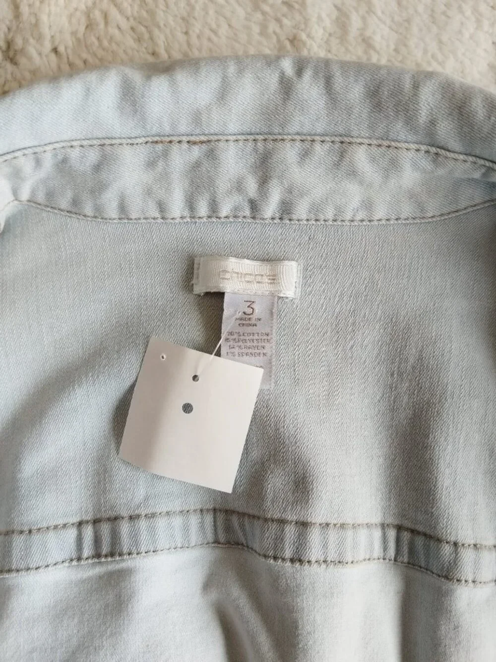 Chico's Platinum Light Wash Denim Jacket - Size 3 (Fits XL / 16) - Picture 10 of 13